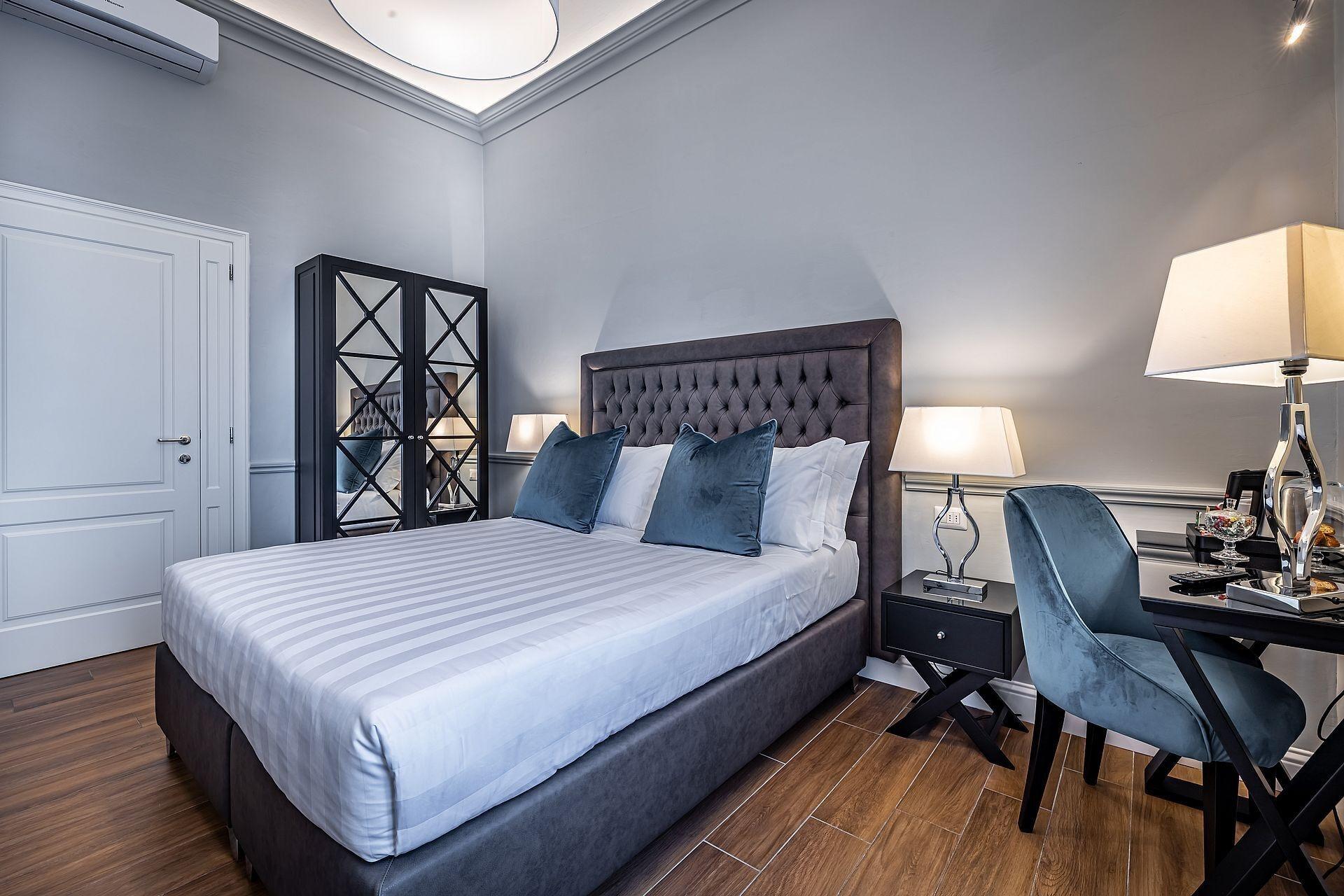 Queen room external bathroom double or twin beds