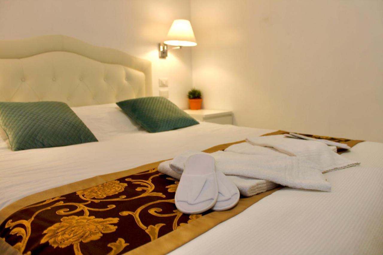 Large Double Room
