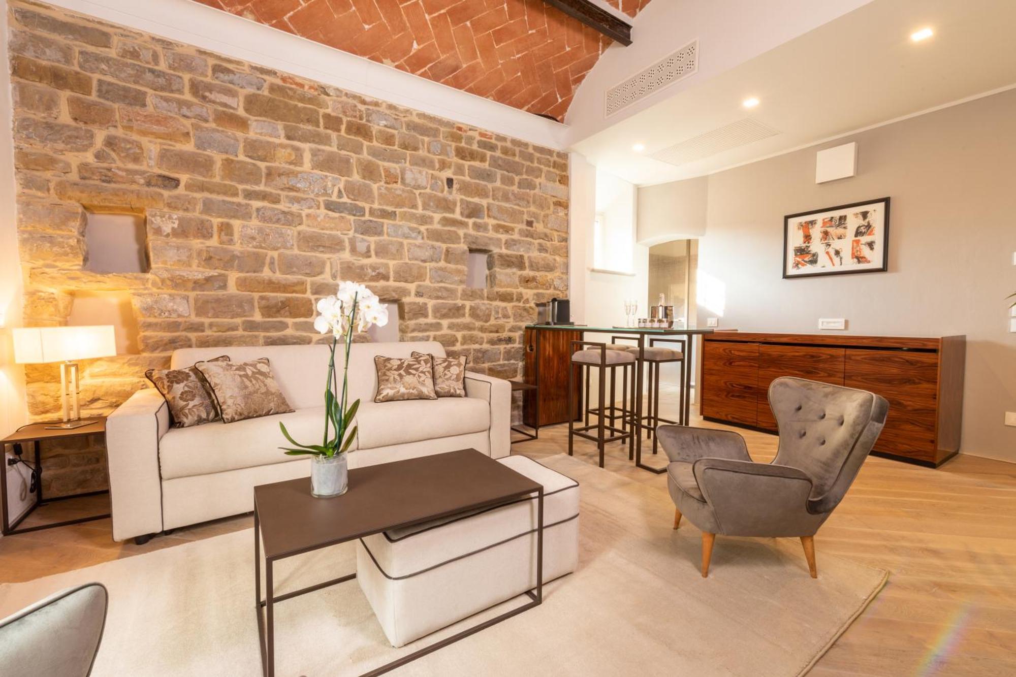 Machiavelli - Suite with Partial Duomo View