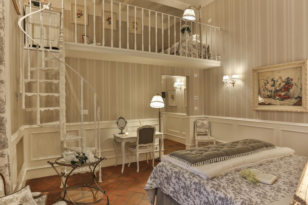 Double Room Split Level