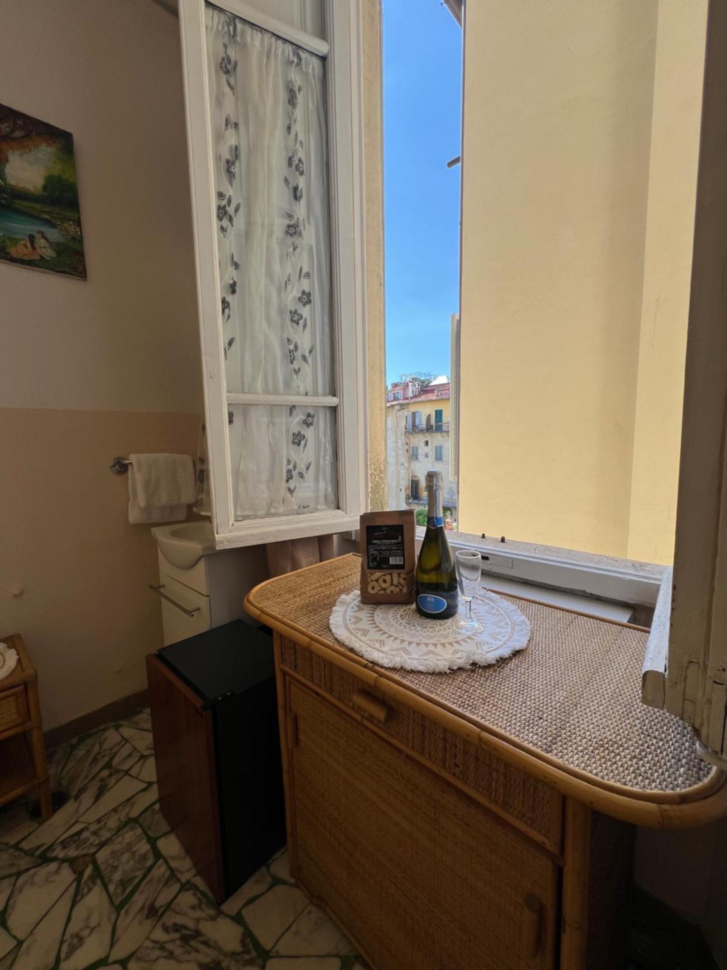 Single Room with Shared Bathroom