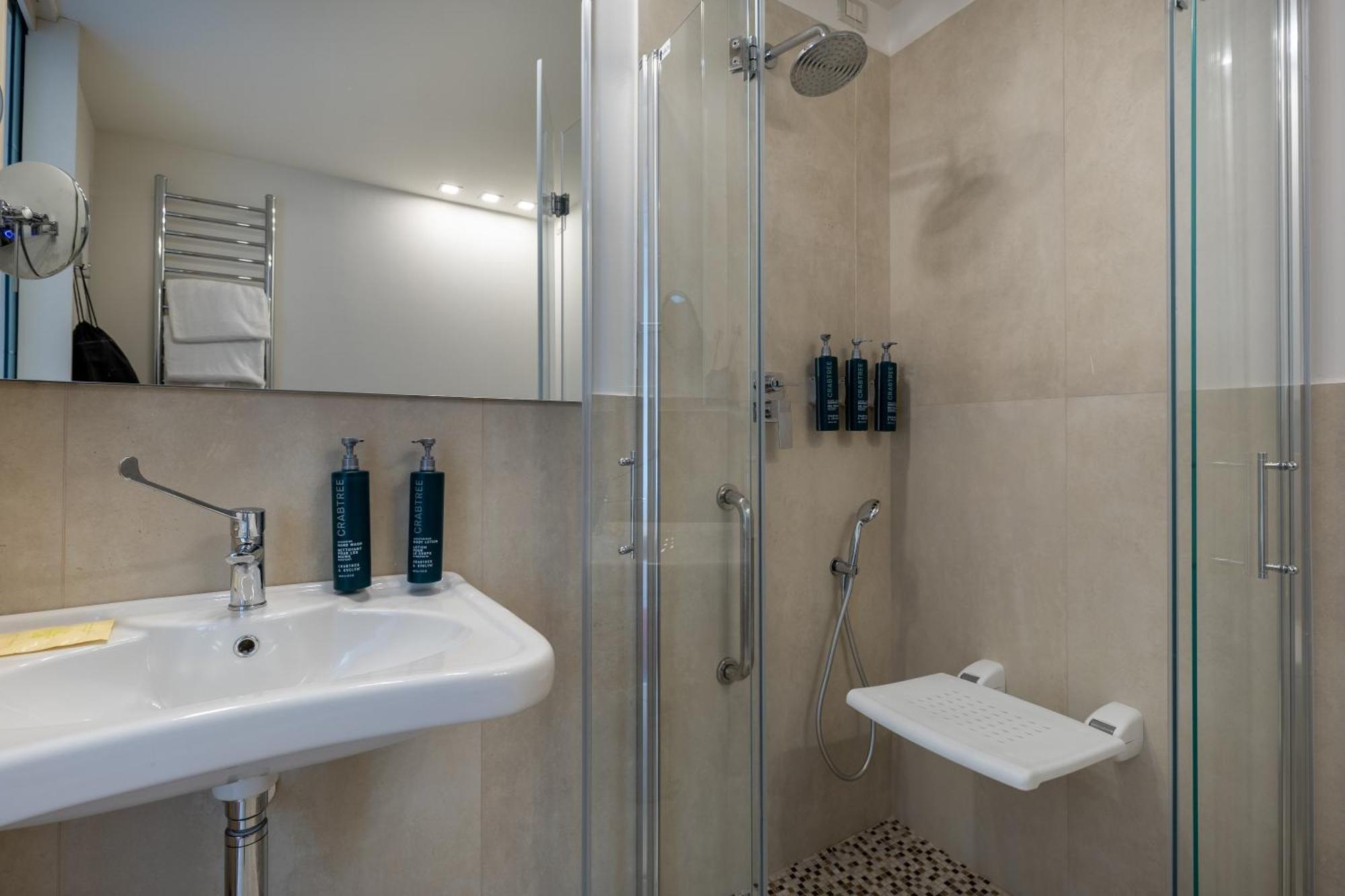 King Room Mobility Access