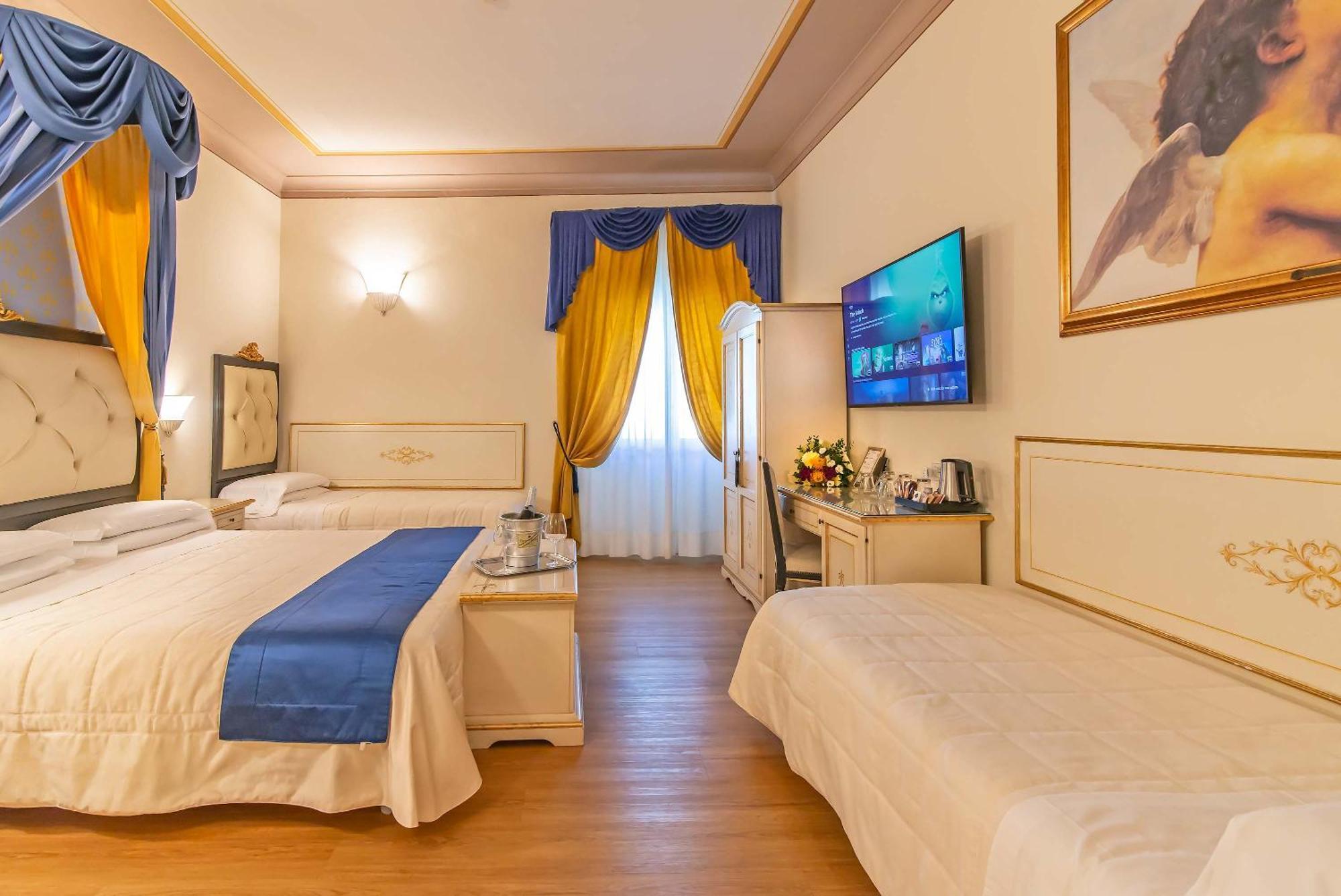 Quintuple Room