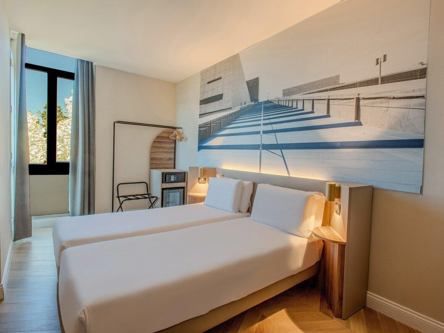 Twin Room,1742590174:JPEG
