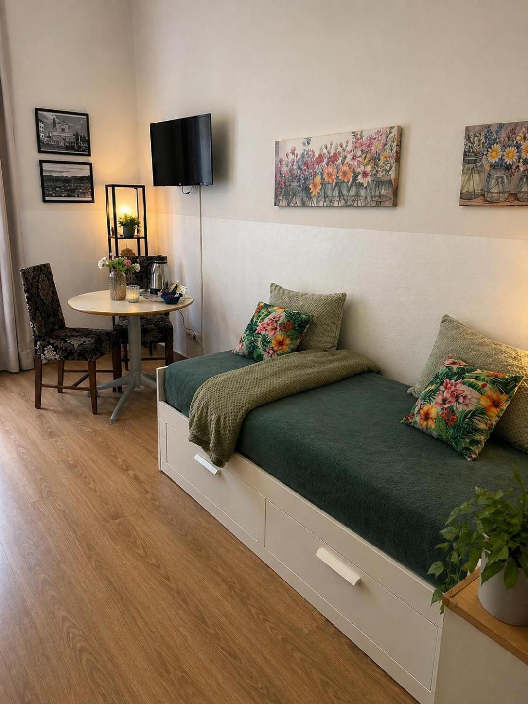 Economy Quadruple Room