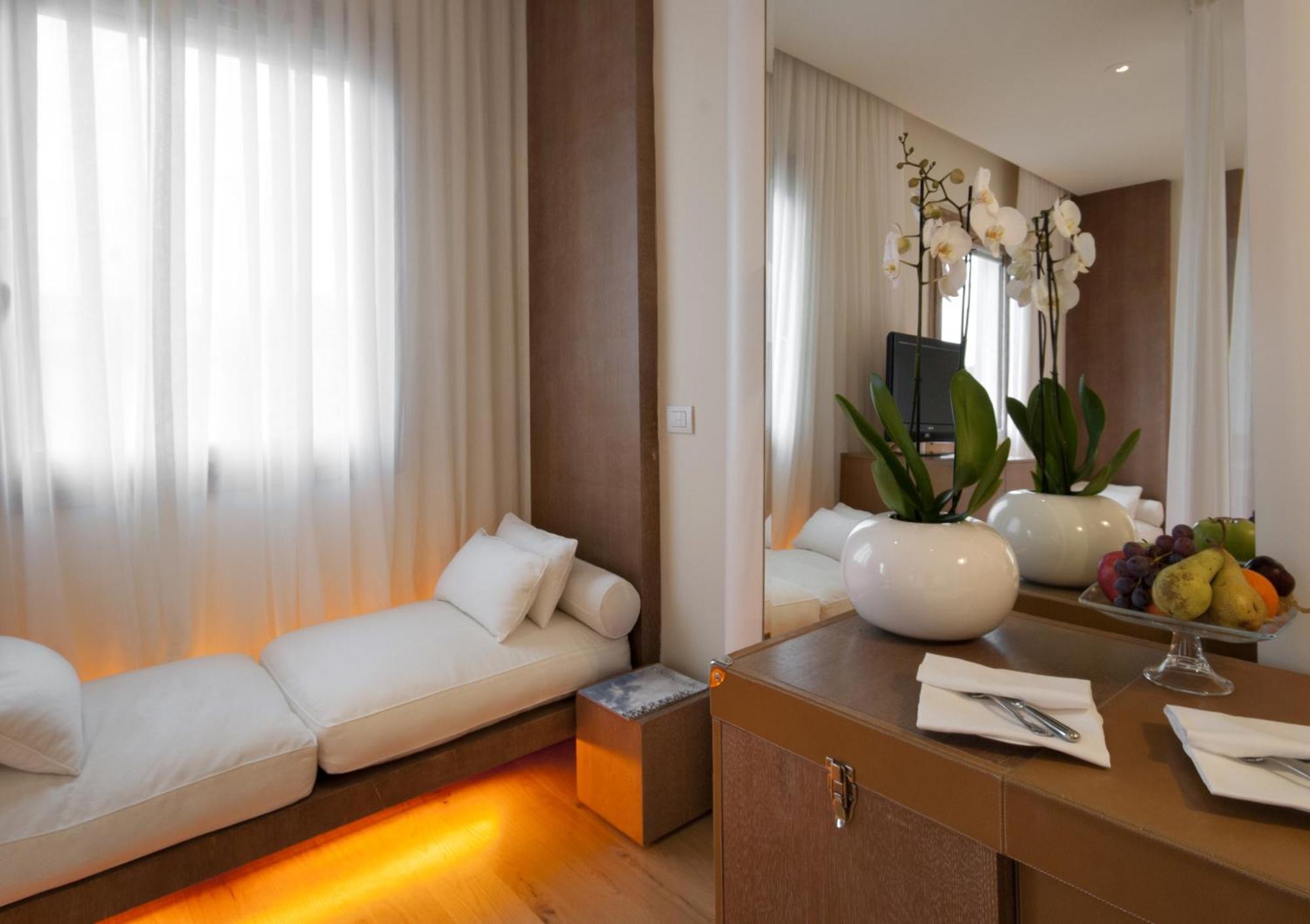 Deluxe Double Room - Arno River View