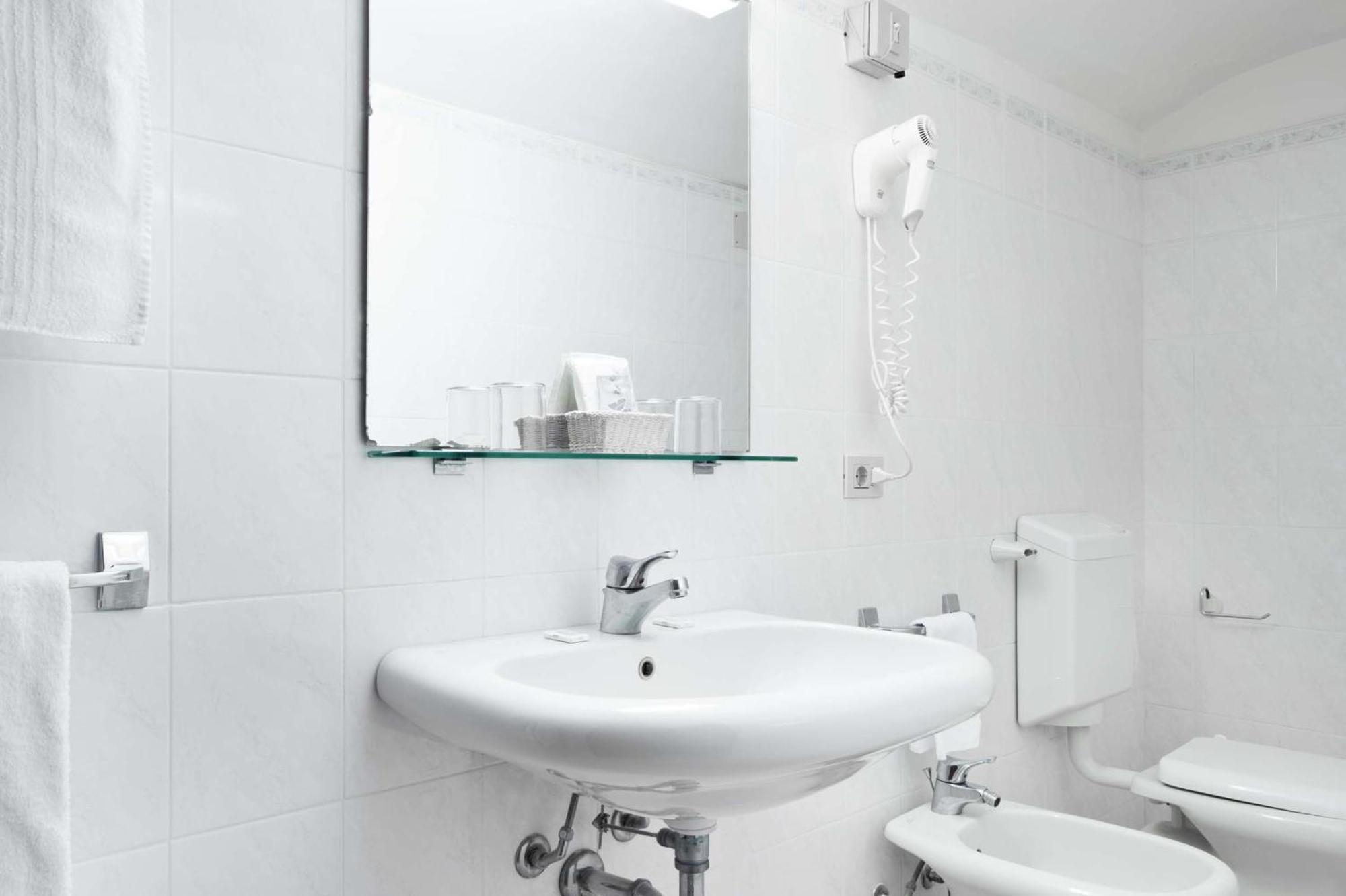 Deluxe Double or Twin Room with City View